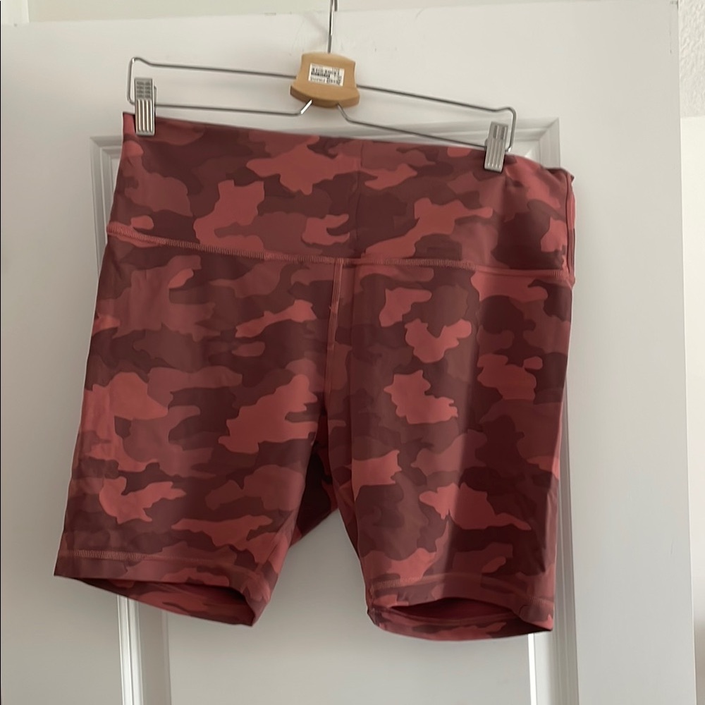 Lululemon Wunder Train High-Rise Short 8”